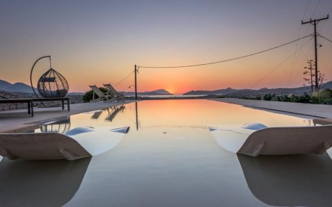 MILOS RETREAT